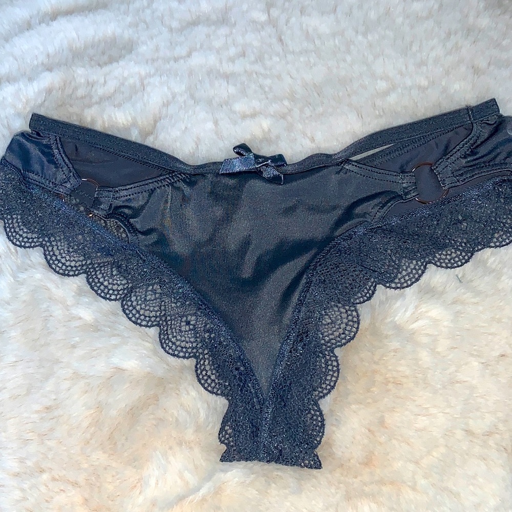 Victoria’s Secret Very Sexy thong V-string Panty Satin Lace Trim Underwear Grey